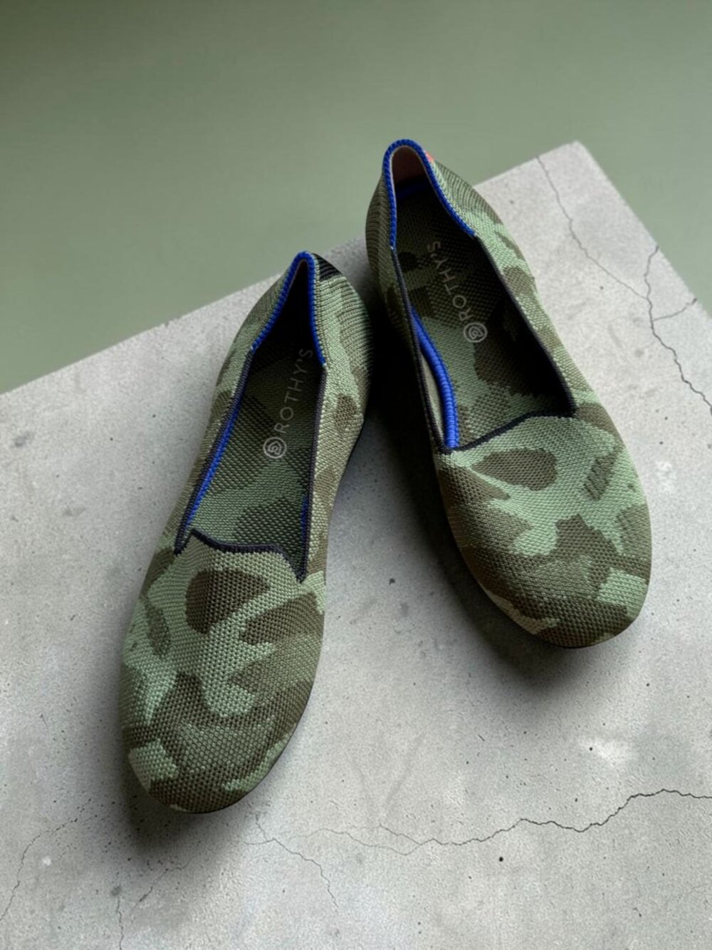 ROTHYS Kids Green Camo Flats Size 4 Shoes